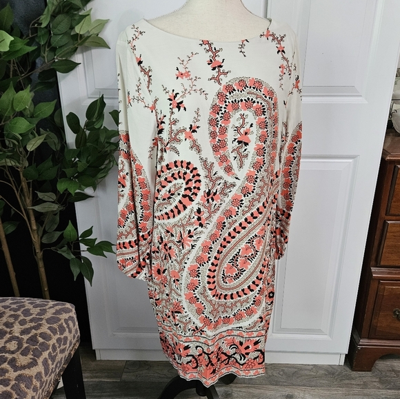 Old Navy Dresses & Skirts - Floral Paisley Print Dress Beige, Peach, Coral